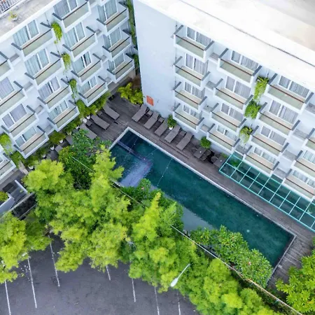 Kuta Galleria Hotel